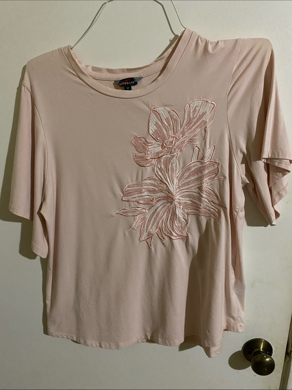 Light Pink Floral Appliqué Short Sleeve Tee by